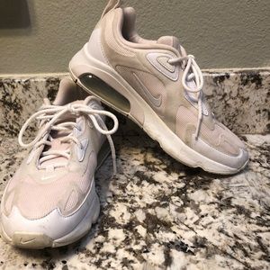 NIKE AIR MAX 200